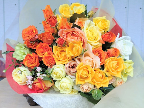 【父の日ギフト】元気なビタミンカラーイエローオレンジ系！天使のバラ🄬ミニブーケ(20本程)