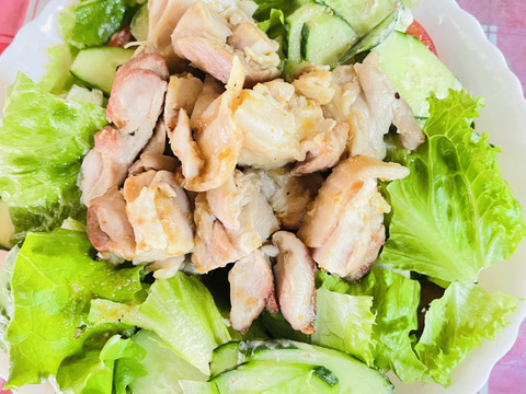 農薬を使わずに育てた『リーフレタス』　岩手県の涼しい山の中で天然の湧き水で育てました。まだ、不揃いなのでお試し価格！！　この機会にお試しください。『あさどれ』『新鮮』