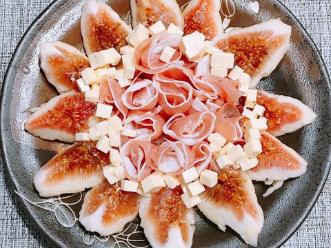 ★８月下旬から準備できしだい順次発送★甘〜い！完熟朝採りいちじく【約１ｋｇ以上】