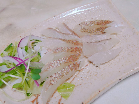 旬の味をギュッと凝縮！お刺身鮮度の冷凍真鯛(２尾で500g×2p)