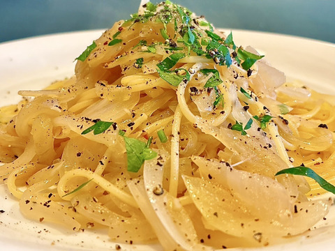 【福袋】玉ねぎ4kg🧅とキヌヒカリ玄米2kgその他葉物野菜など3種類以上の野菜セット