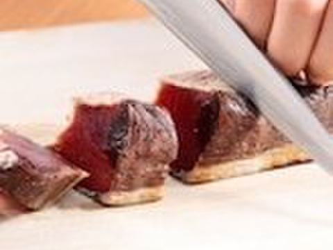 【訳あり】B1カツオ赤身刺身用8包と藁焼き8包セット