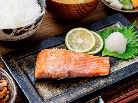 ＼2025年新物／【骨なし】秋サケの切身／200g×4パック／3D冷凍