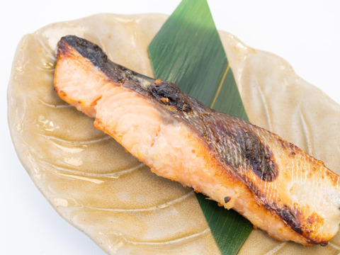 【４種食べ比べ】北海道知床産の鮭切り身４種味比べセット（塩麹・醤油麹・西京味噌・新巻鮭）完全無添加！