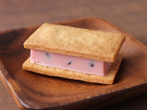 【母の日ギフト】さくらんぼ味入り　バターサンド6種18個詰合せ