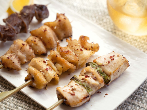 【熟成したフローラルな香り】ミル付き粒山椒（赤）