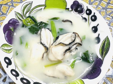 旬の味を堪能できる牡蠣◆小分けに最高◆加熱用牡蠣350ｇ◆みんなで分けよう◆美能牡蠣◆8個まで同梱可能