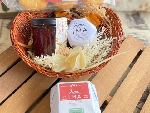 ジャムとの相性◎牛と山羊のさわやかチーズとお菓子のおやつセット⑤【熨斗対応可】