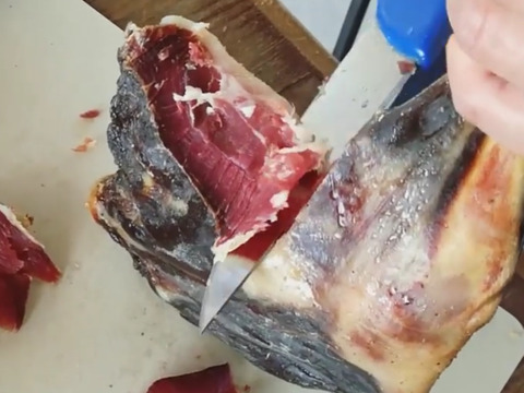 限定品✨イノシシ《ジビエ》【猪肉モモ一本（原木） 2.8kg ブロック・骨付き】260131-6