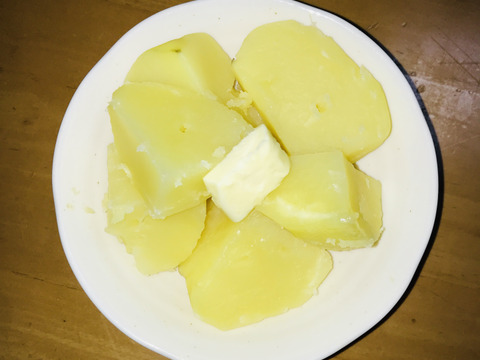 旨っ❗️（╹◡╹）じゃがバターの味がちがう『濃い味とうや』4.5kg
【北海道のジャガイモは今が旬！】
