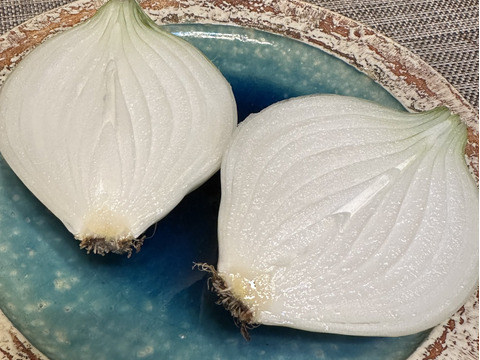 【栽培期間中農薬不使用】新鮮な採れたて新玉ねぎ2kg（6〜8個）