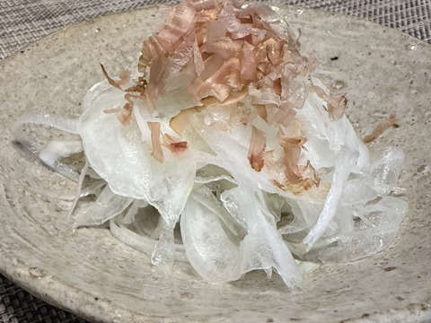 【栽培期間中農薬不使用】新鮮な採れたて新玉ねぎ2kg（6〜8個）