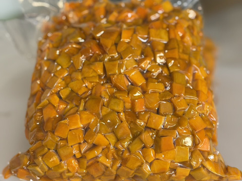 【サラダカボチャ】万次郎　皮無生カット1cm角（冷凍パック）2kg（1kg×2パック）