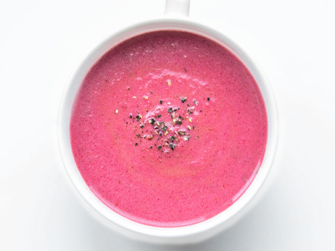 【野菜が美味ければポタージュも美味い！】塩麹と酒粕を合わせた、優しい味わいのビーツポタージュ