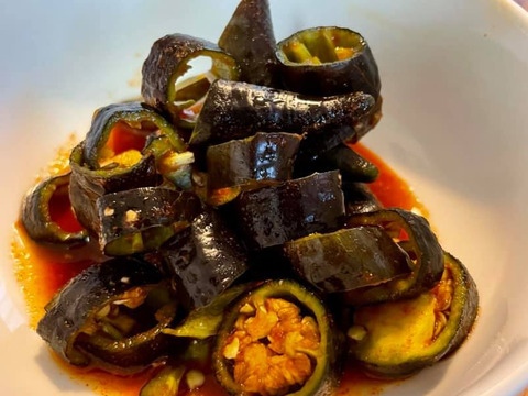 超レアー！今こそ 黒の力を！苦くないよ～
黒シシトウ300ｇ＆黒ピーマン10個～農薬/化学肥料・不使用