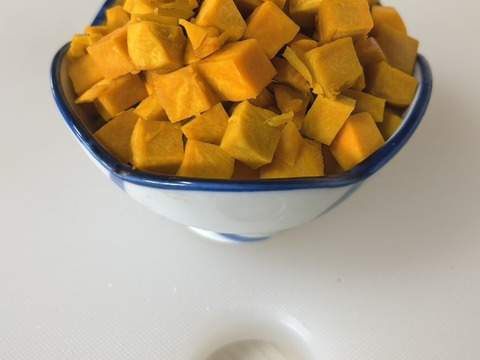 【サラダカボチャ】万次郎　皮無生カット1cm角（冷凍パック）2kg（1kg×2パック）