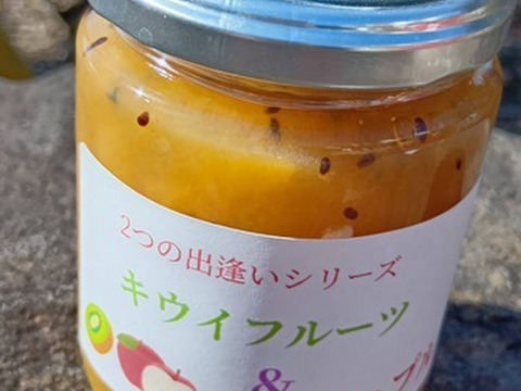 キウイフルーツとりんごをミックスしてジャムにしました！どちらも安曇野産です。ヨーグルトとの相性も抜群です。中々の仕上がり