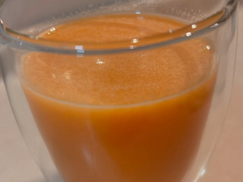 固定種の葉つき人参1.4kg位、農薬化学肥料除草剤不使用