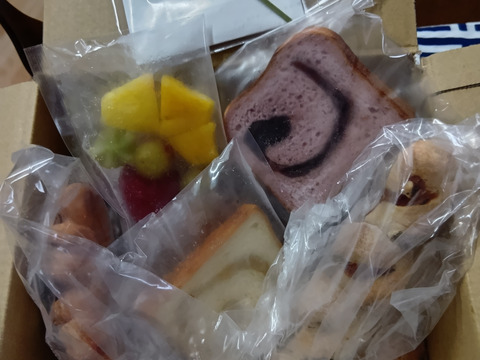 【希少種】挽立て全粒粉◎バラエティパン詰め合わせ◎小麦農家民宿の朝食パンセット