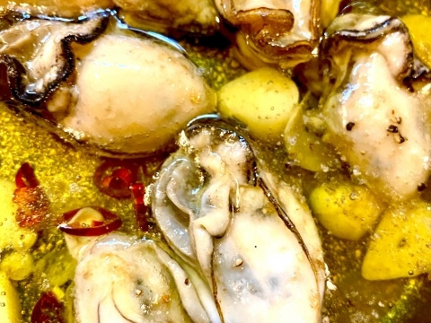 牡蠣好き歓喜の20%増量中！（500g）×3袋 【生牡蠣】【生食用】三重県産 浦村かき むき身 牡蠣 総重量1.5キロ
生で食べれる衛生的な牡蠣です。 お歳暮 熨斗 新年会 女子会 母の日ギフト