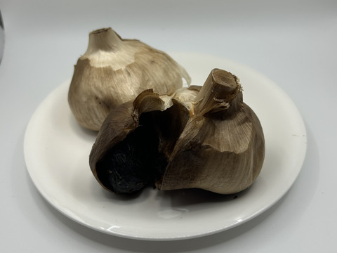 『特選 どでか黒にんにく 丸2個玉』
無添加・農薬不使用【岐阜県郡上市産】