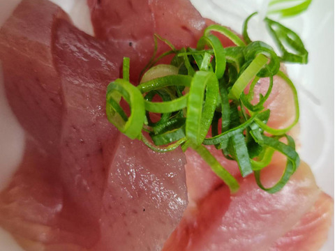 ヨコ(クロマグロの子供)刺身、唐揚げ用少量BOX