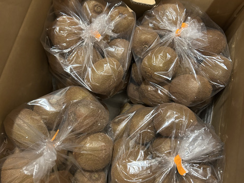 偏平キウイふる～つ ３Ｓ ８キロ【品種ヘイワード】）