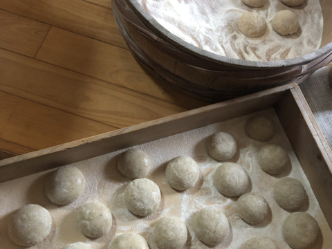 🌾【令和7年産超特別栽培】能勢天神米もち米マンゲツモチ７分づき真空パック2kg×2。お餅、お赤飯、粽、栗おこわなどに最適❣️少し黄色っぽいが、真っ白いもち米よりも格別に美味しい😋👍