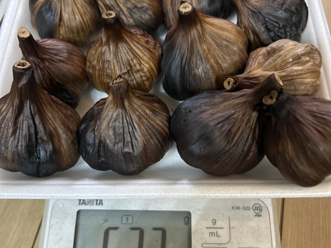 ②自然栽培　黒にんにく 人気　たっぷり1kg約32個前後
令和7年度新物　食べやすくて美味しい