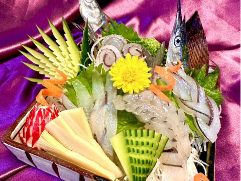 とくだいサヨリ 日間賀島産 刺身OK 塩焼き・フライ用 1kg ゴールデンウイーク大漁特価100-125g個体※8-10匹
もっとでかいのも入れるかも!