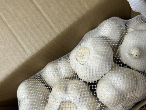 ロピア 爆買い 青森県産】ホワイト六片種にんにく 1kg バラ・カケ込 家庭用 野菜