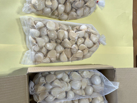 北海道の大地で生産されたにんにくの王様『白玉王鱗片』 2,000g