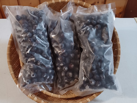 『加工用冷凍ブルーベリー3キロ』冷凍庫に余裕のある方に！ジャムやスムージーにどうぞ👍数量限定です！