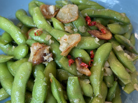 【200円引き‼️買うなら今✨】青森にんにく大玉1キロ🧄（さらに、青森りんごジュース1本おまけ🍎）