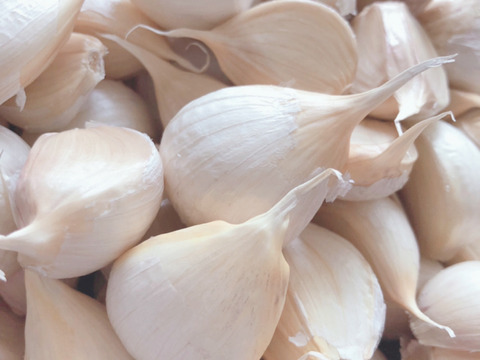 【大人気】1日20箱売れてます❗️青森ミネラルにんにくバラ800g➕おまけ増量中✨