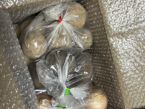 最終販売❣️北海道とかち❗️じゃが、タマ3点食べ比べセット‼️🥔🧅🥔【メークイン】1.7kg  大好評味の濃い【とうや】1.7kg  【直播タマネギ】1.7kg 合計約5kg☆