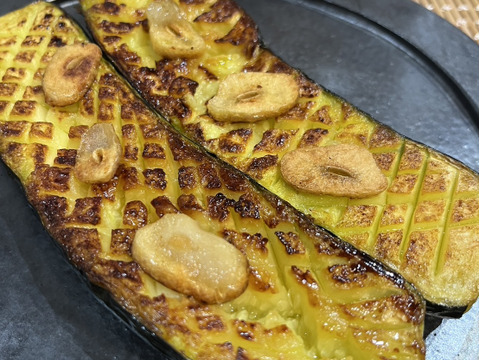 【新鮮でみずみずしい】京都産ズッキーニ　1kgセット（緑のみ4〜6本）