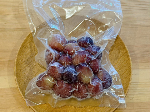 スイーツにぴったり！【冷凍クイーンルージュ】 1kg (200g×5袋) 信州クイーンルージュを凍らせてみました#NKF00010