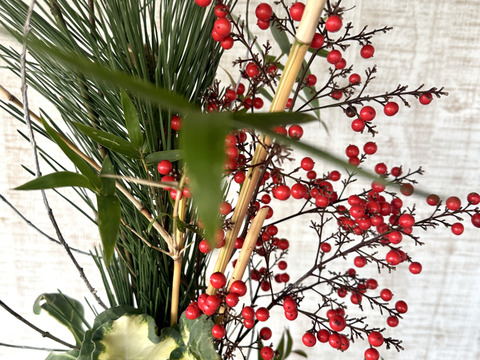 【正月用、松竹梅】新しい一年の始まりにふさわしいお正月用 切花セット花瓶に生けるだけ。凛としたお正月花。派手すぎず、長く楽しめる組み合わせ、年末年始のお花としてお使いいただけます。贈り物にもピッタリ。