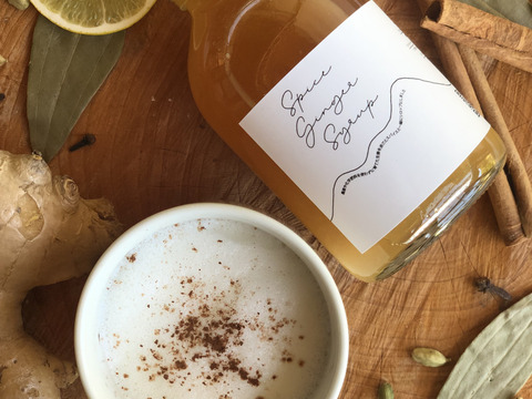 大さじ1杯でたっぷり楽しめる<自家製> スパイスジンジャーシロップ (290ml)