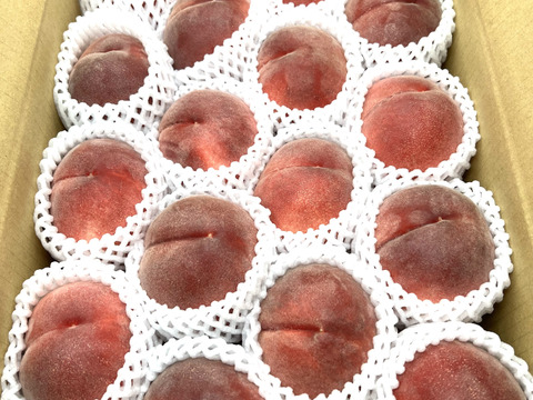 山梨県産　特上　桃　約5キロ（18玉〜15玉）