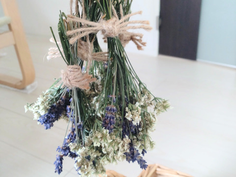 【単品☆🏣ゆうパック】ラベンダーとオルレアのミニサイズのドライフラワー❀５束セット❀現品限り☆長さ約15cm〜20cm❀吊り下げ用の麻ひも付き