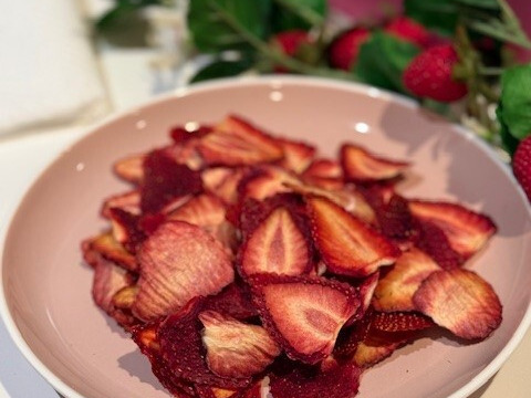 芳醇な香り！贅沢な味わいのドライイチゴ（20g×4パック）