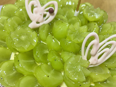 【先行予約】【 贈答用 】パリッと食感の高糖度タネ無しシャインマスカット！　1kg〜1.2kg  2房　/静岡市　 Mando Farm 直送　9月中旬〜10月発送