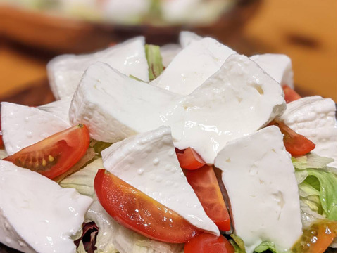 【母の日ギフト】牧場直送！ミルクの旨味を楽しむチーズ食べ比べセット