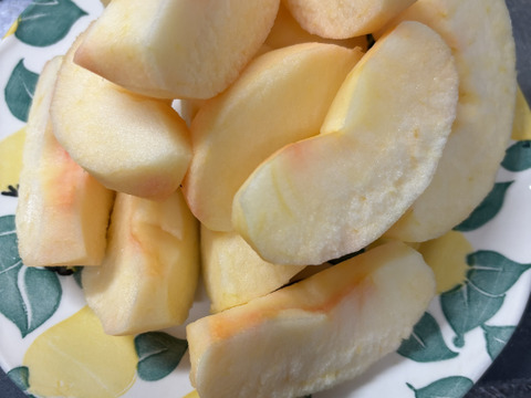 このりんご絶対食べて欲しい‼️甘くて芳醇な香り🍎千雪りんご3キロ