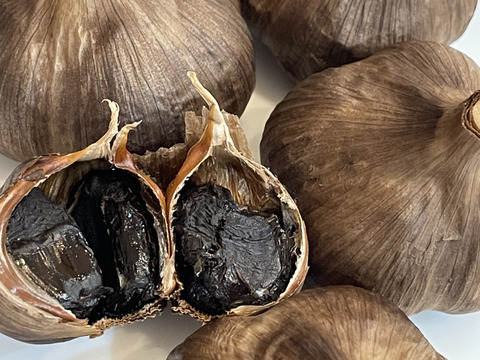 まるでスイーツ‼️青森産黒にんにく『黒玉王』300g（バラ）とろあま〜🩷