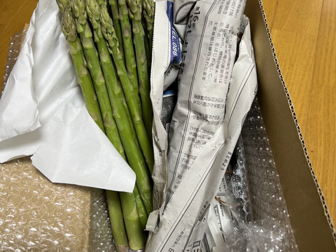 【アスパラグランプリ総合大賞受賞】3種の健康なアスパラガスを食べ比べ！（合計1kg）　サイズミックスで35本以上入っています。