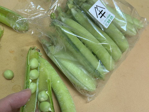 【うすいえんどう】鞘つきグリンピース ５００ｇ
一般的なグリーンピースに比べ、皮が薄く、ほくほくとした食感を楽しむことができる。
旬のグリンピースを新鮮なままお届けします
沢山必要な方はまとめ買いを。