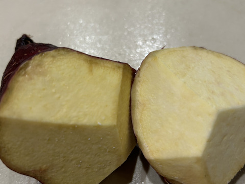 サツマイモ2Kg。皮のキズなど訳アリ品‼️
食べらたホクホク❣️ネットリ甘い品種も❣️除草剤不使用！『シルクスウィート』『紅はるか』『紅あずま』大きさ色々食べ比べ